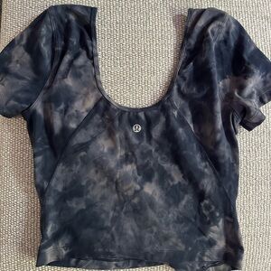 Lululemon short sleeve cropped top